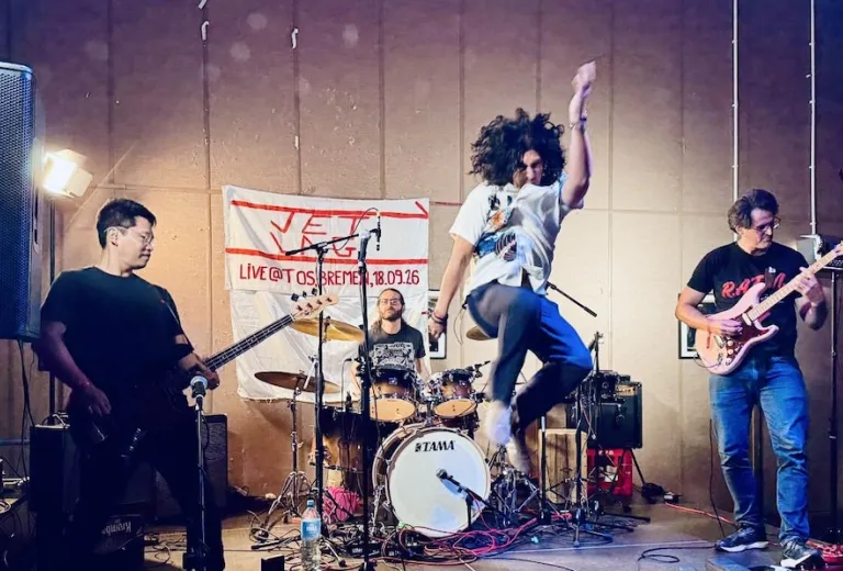 JET LAG performing in TOS