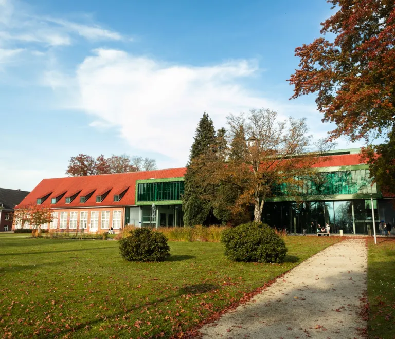 A picture of the constructor university library.