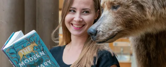 Alumna der Abschlussklasse 2006: Joanna Bagniewska ist erfolgreiche Wissenschaftskommunikatorin und Dozentin für Umweltwissenschaft an der Oxford University in England.