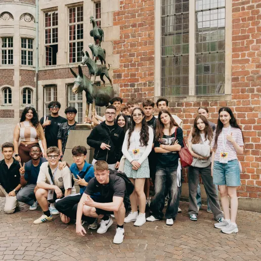 Summer camp students on the Bremen tour.