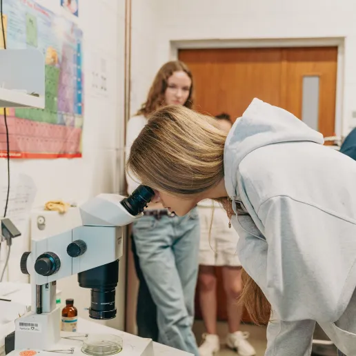 Summer camp students in the Constructor University Lab