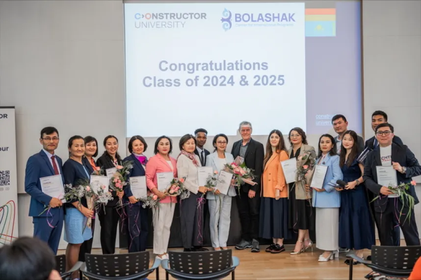 Bolashak graduates after receiving their diplomas. (Source: Constructor University)