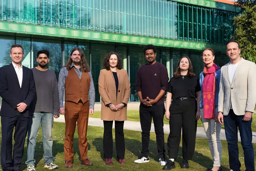 Recipients of the Wolfgang Ritter Foundation PhD scholarship pose with Constructor University leadership.