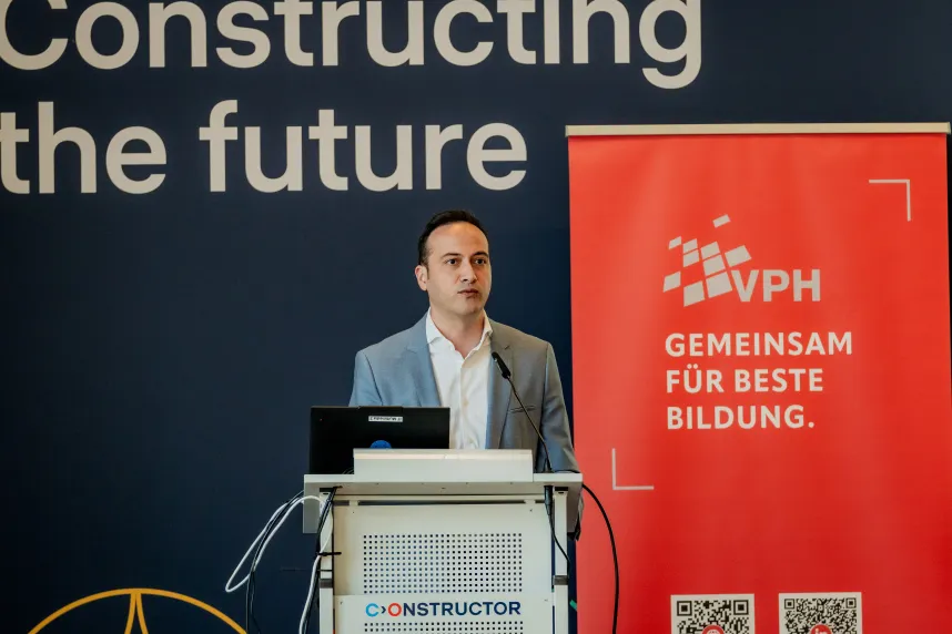 Constructor University Chancellor Turgut Tülü announced a new PHD scholarship at the annual meeting of the German Association for Private Higher Education.