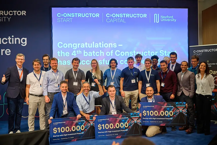 The 16 finalists and three winners from Batch 4 of Constructor Start pose at Demo Day, held September 21 at Constructor University.