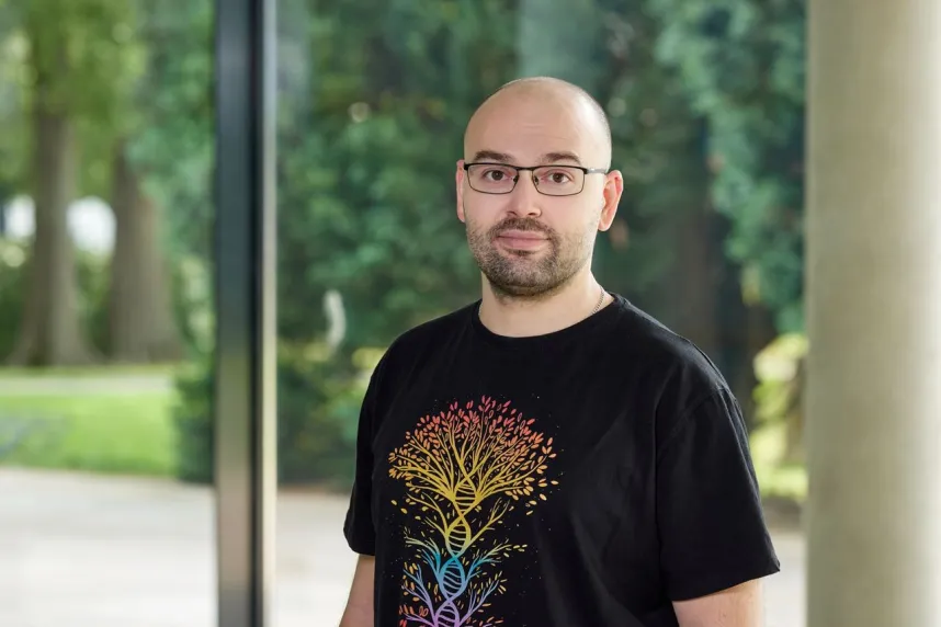Petr Popov works on a new AI model which maps the ion binding sites that control how proteins work.