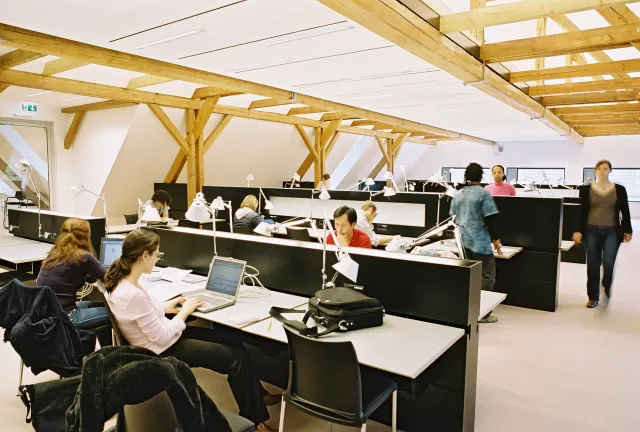 A picture of the constructor university quiet study room.